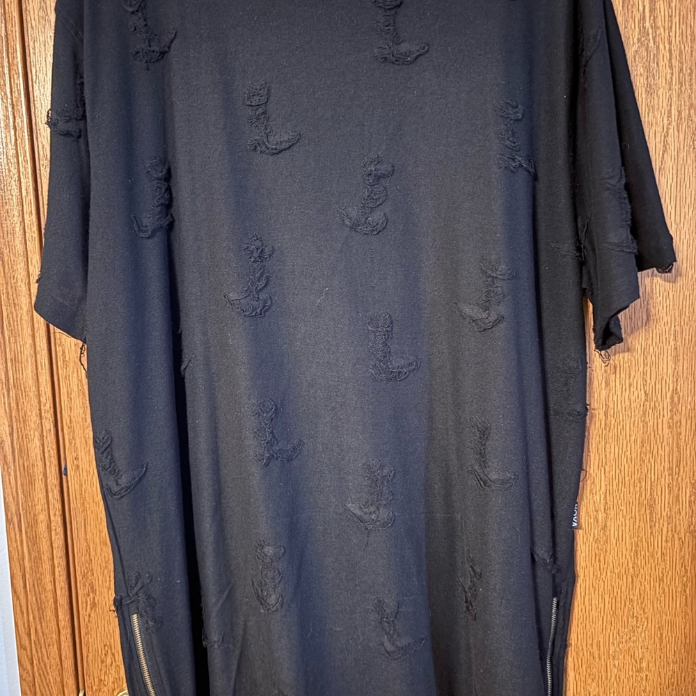 Buckle Black Textured Short Sleeve Tee